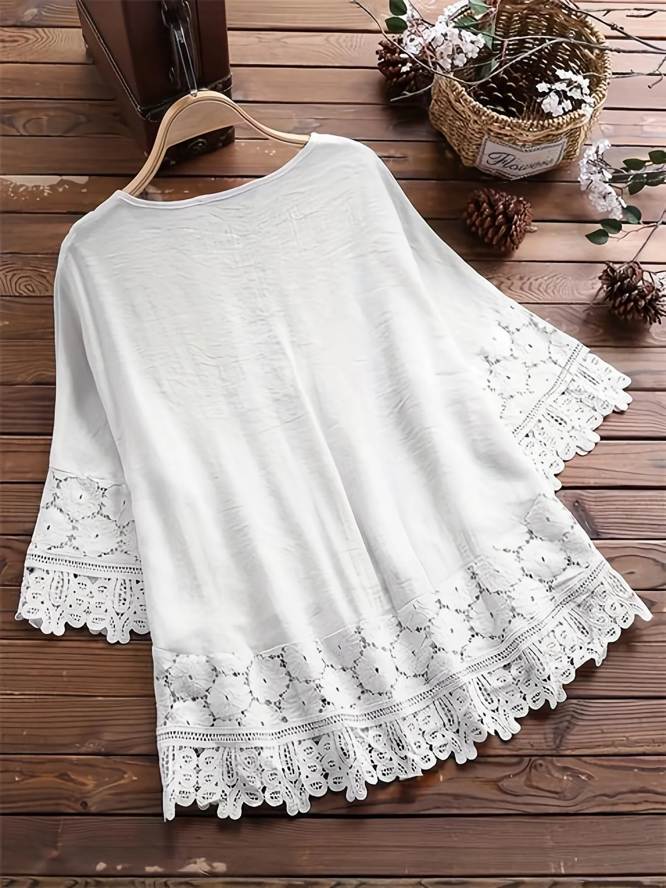 Elegant Floral Applique Lace Blouse for Plus Size Women