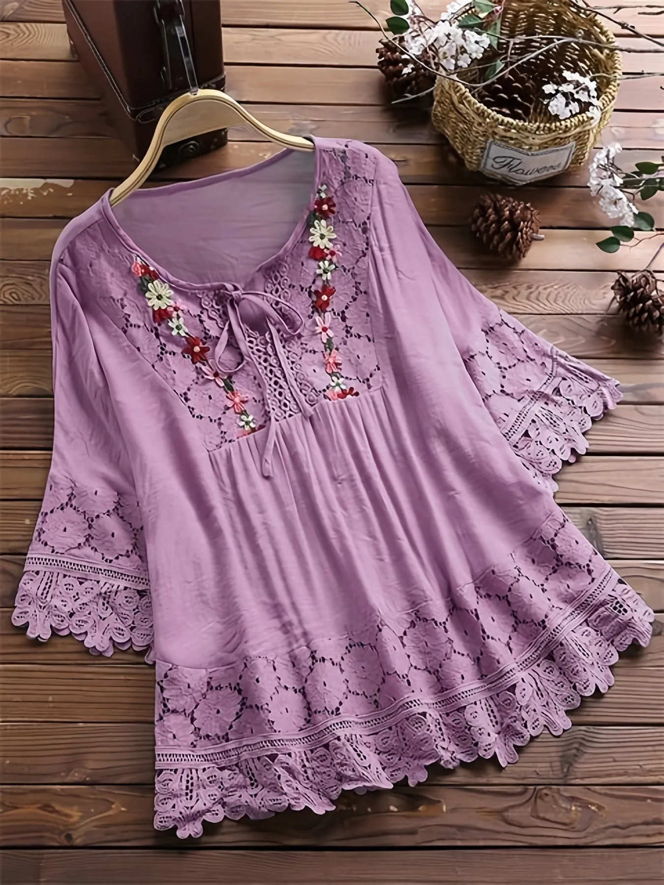 Elegant Floral Applique Lace Blouse for Plus Size Women