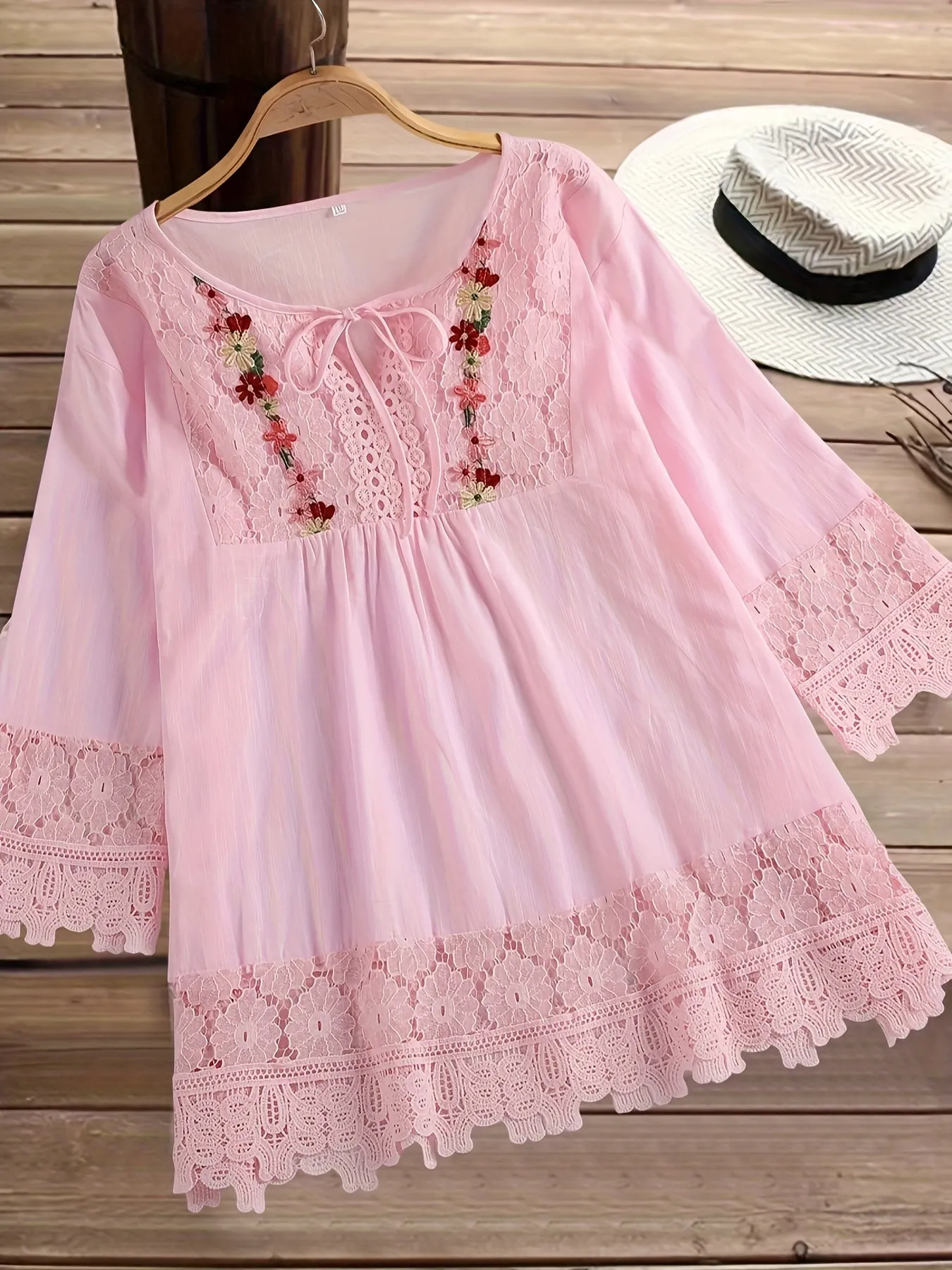 Elegant Floral Applique Lace Blouse for Plus Size Women