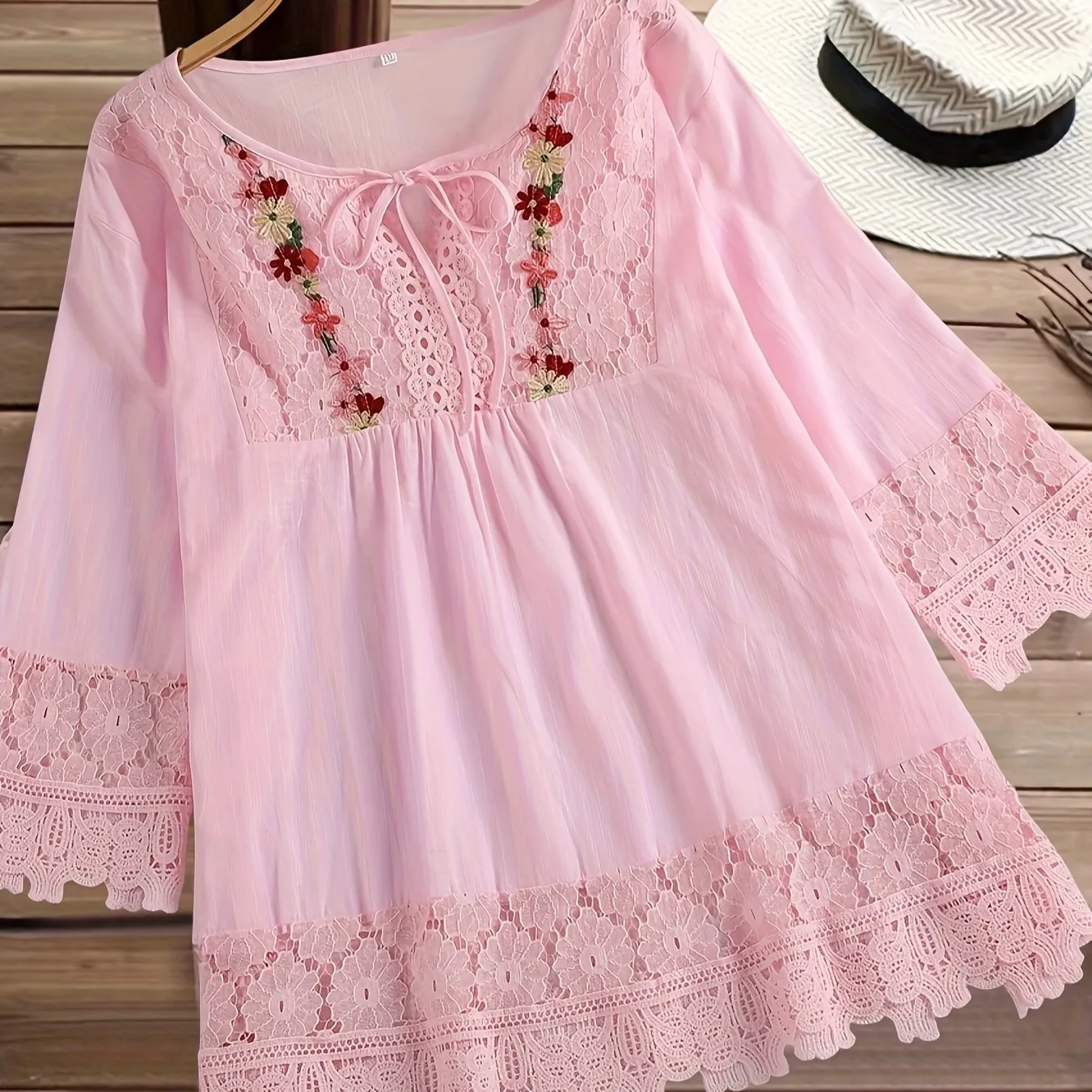 Elegant Floral Applique Lace Blouse for Plus Size Women